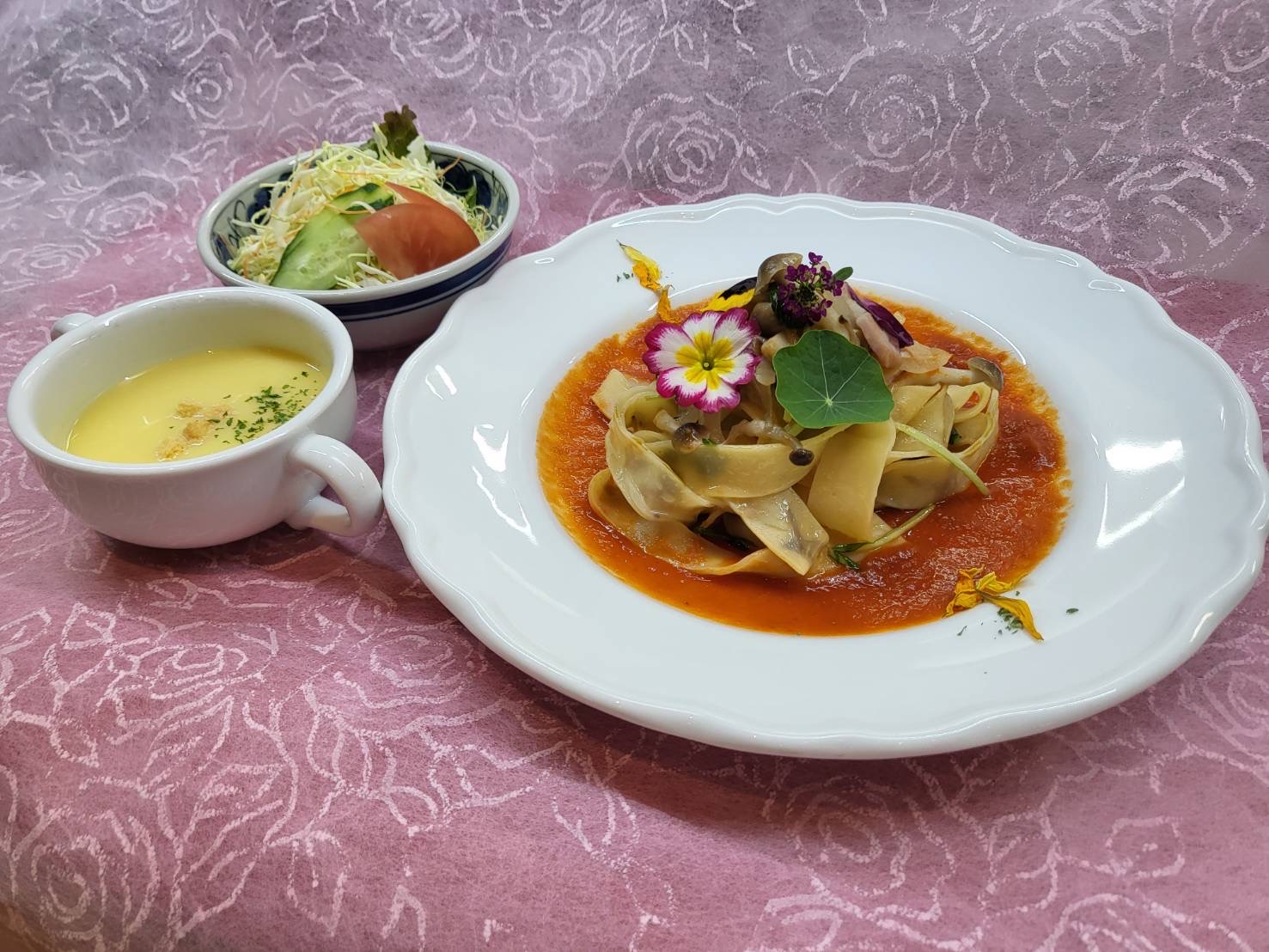 フラワーパスタのランチ