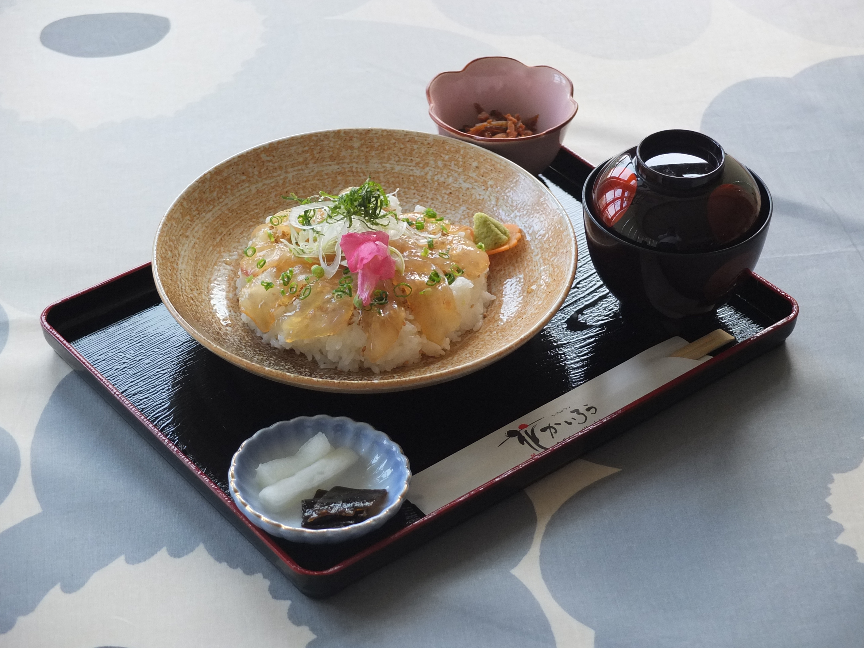 ヒラメの漬け丼