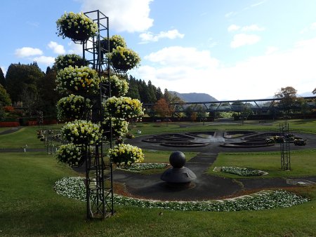 2025.11.11 (霧の庭園花壇) (全景124).JPG